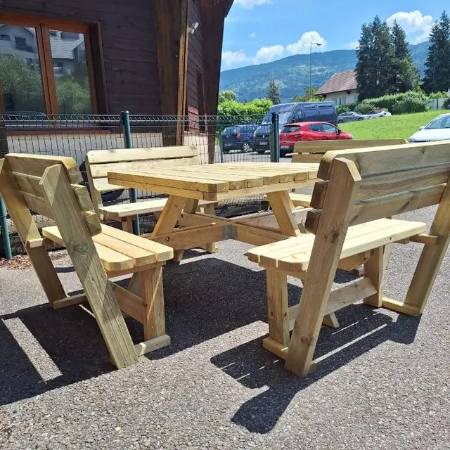 Table de pique-nique carrée XXL avec 4 dossiers (265 × 265 cm) – photo 5